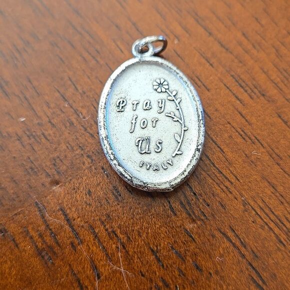 Silver Tone Oval St. Jude Pendant Medallion Jewelry Unisex Charm - Picture 4 of 14